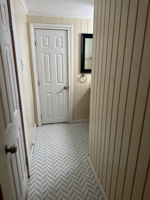 Charming Studio with porch - great location!