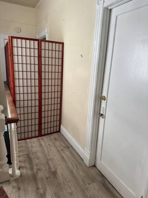 Old Town 1B Apartment / Balcony / Great Location