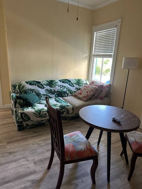 Old Town 1B Apartment / Balcony / Great Location