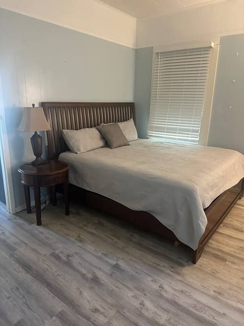 Old Town 1B Apartment / Balcony / Great Location