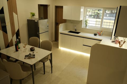 Modern dining area with a bright and welcoming ambiance.