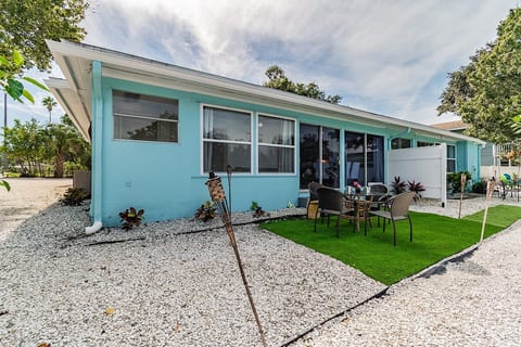 Waterfront 2/1 Apt. Ozona/Palm Harbor (Beachcomber image 5
