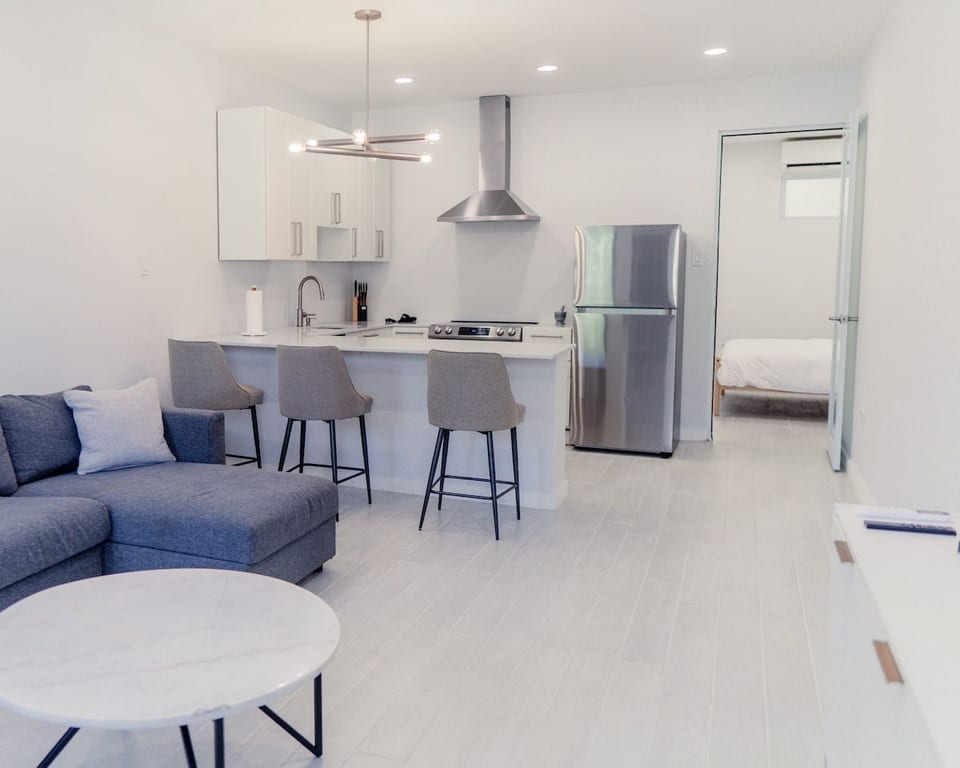 City Center | Modern | Spacious | With Water Tank - San Juan