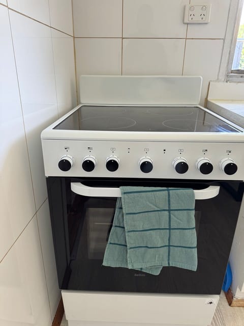 3BR Airport Stay 10 min to Melbourne Airport image 5