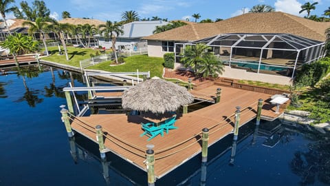 Lupita, boat lift, dock, heated south facing pool