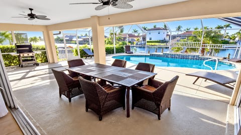 Lupita, boat lift, dock, heated south facing pool