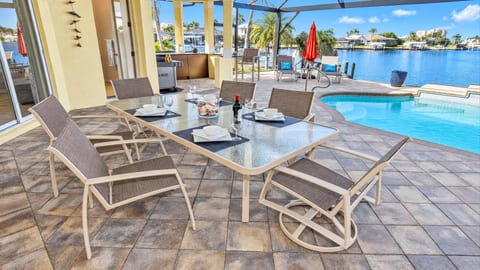 Rosegarden - Pool/Spa and perfect water view