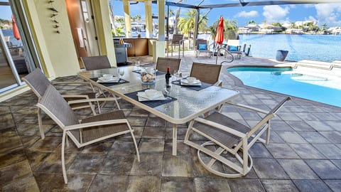 Rosegarden - Pool/Spa and perfect water view