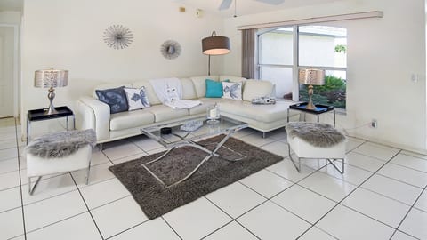 Su Casa - XXL pool area, Pool/Spa 3 Bedroom 2 Bath