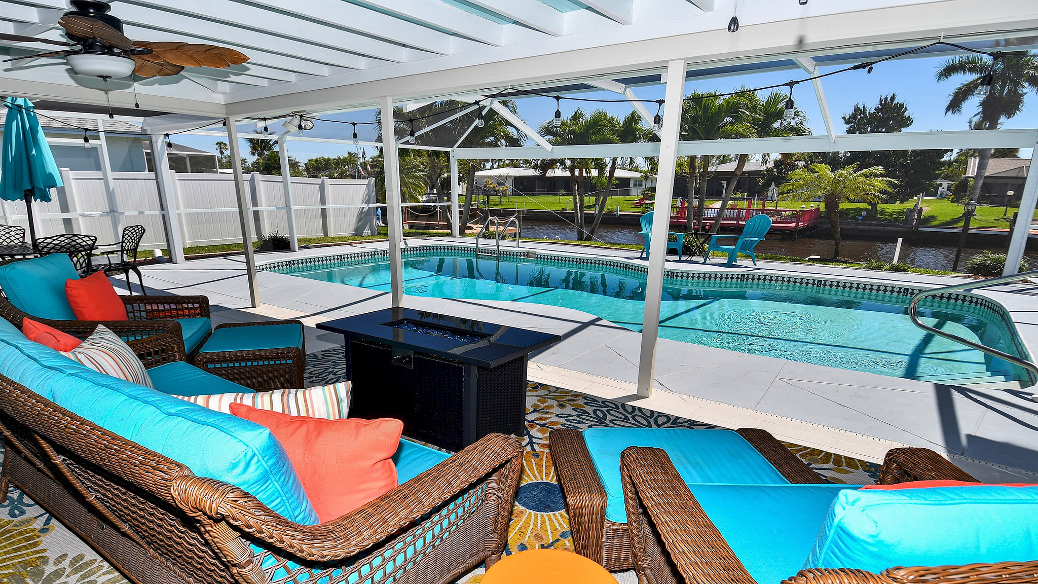 Coral Sunshine - large south terrace with pool/spa