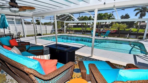Coral Sunshine - large south terrace with pool/spa