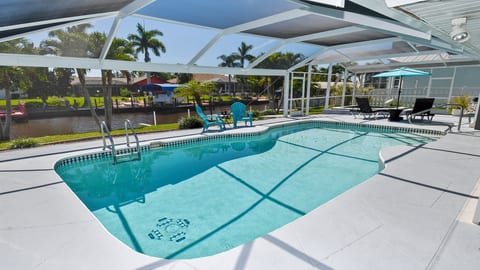 Coral Sunshine - large south terrace with pool/spa