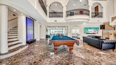 Golden Globe - luxury on the canal with pool/spa