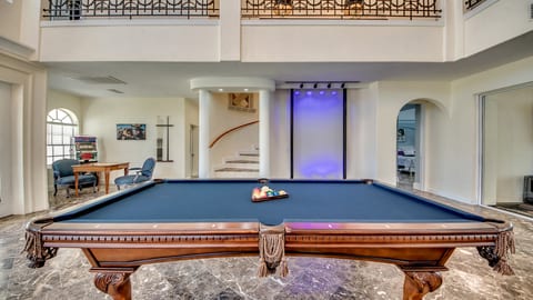Golden Globe - luxury on the canal with pool/spa
