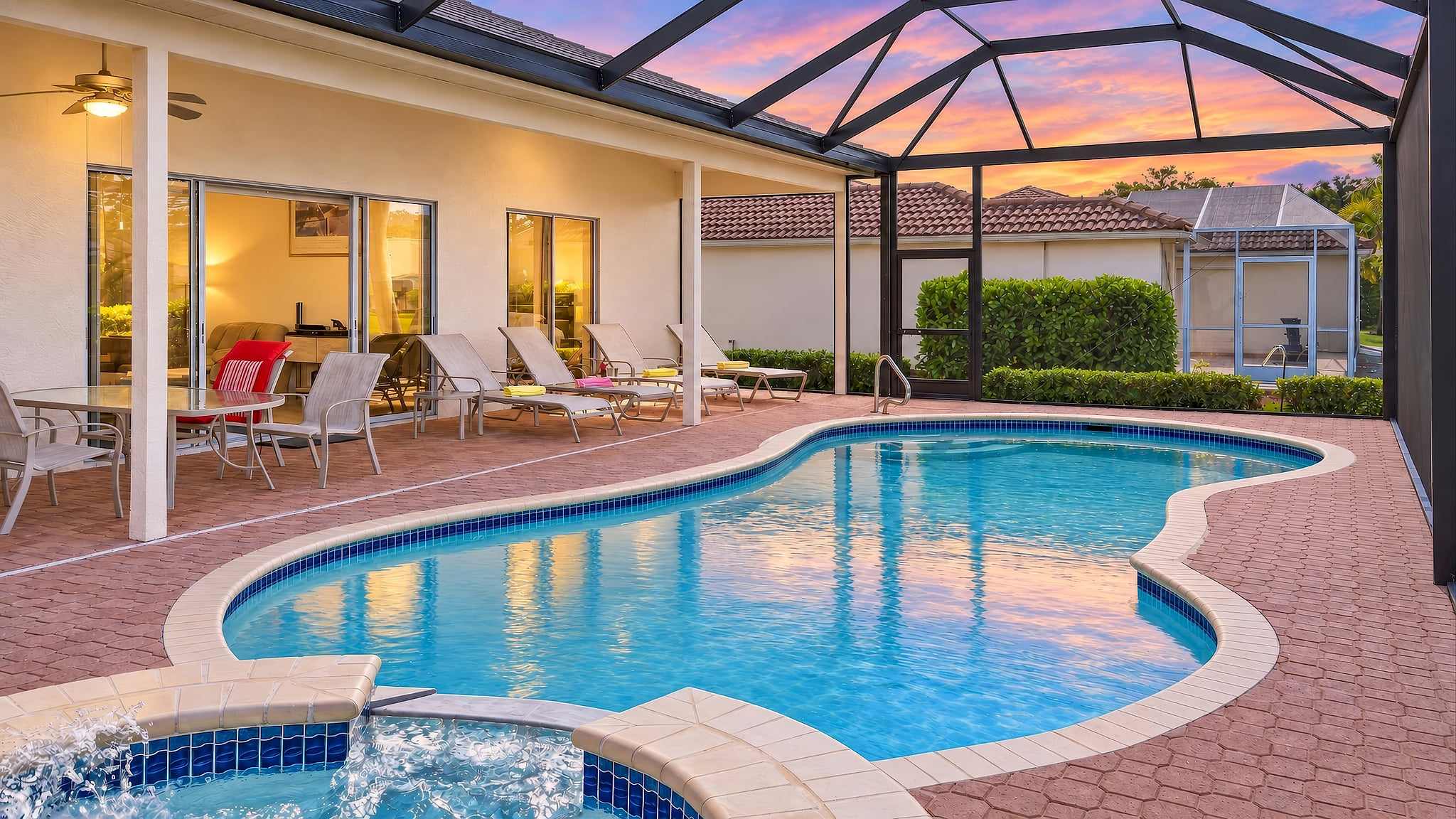 Altaira - Top Location, Lake View, Pool, Spa,4 Bed