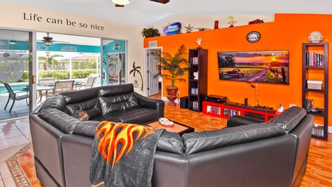 Orange Cove, heated Pool, Oasis of calm - Look
