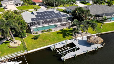 Mei Jing – Waterfront Pool and Tiki Hut-must see