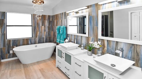 Talita | Canal Home, Heated Pool & fanced Yard