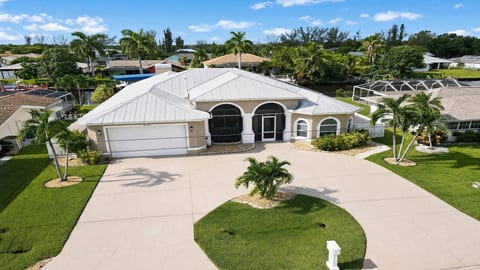 Almare – Gulf Access, Pool, Spa & Boat Dock