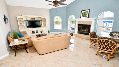 Almare – Gulf Access, Pool, Spa & Boat Dock