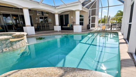 Almare – Gulf Access, Pool, Spa & Boat Dock