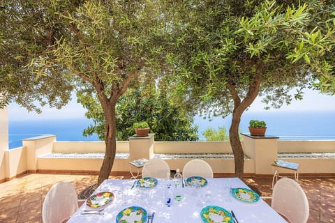 Villa Antonella Luxury sea view garden parking image 4