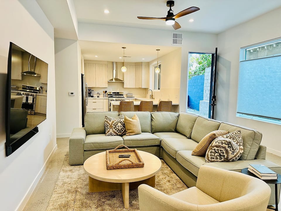 Private gated townhome near SoFi Stadium image 67