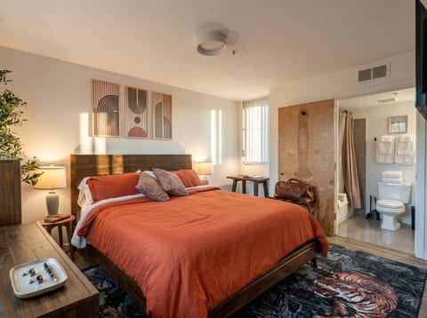 Modern 2BR + City Views + Balcony + Parking + Gym