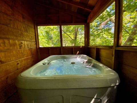 Jungle Safari Honeymoon Cabin