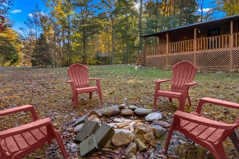 Cozy Boo Bear Luxury Honeymoon Cabin Hot Tub