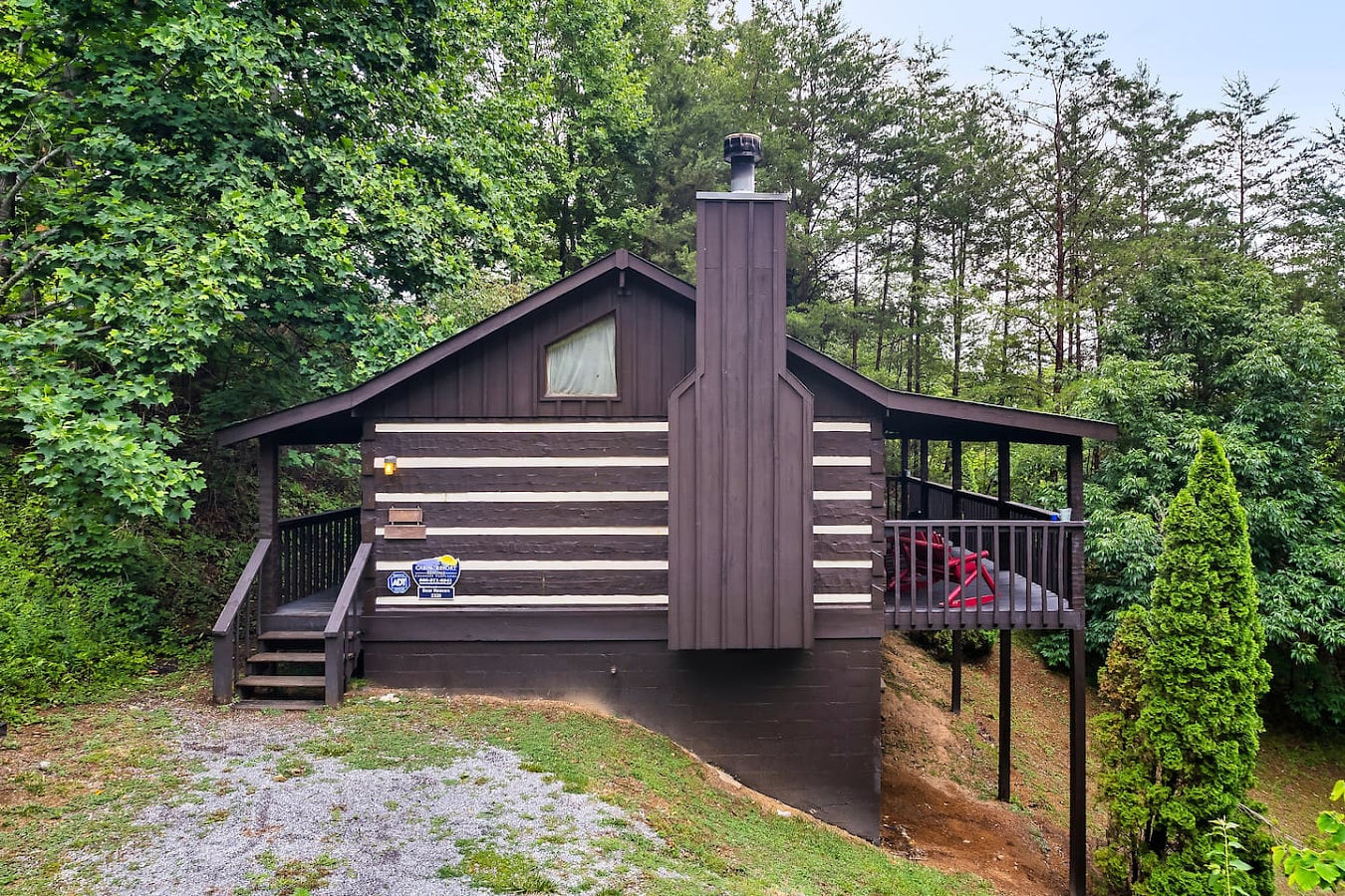 Blissful Bear Heaven- Honeymoon Cabin