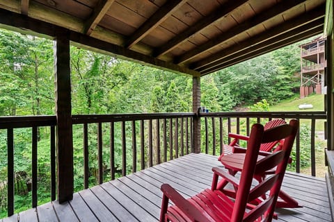 Blissful Bear Heaven- Honeymoon Cabin