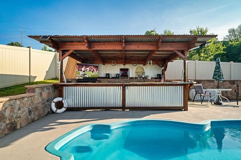Hideout Haven Hot Tub Private Pool