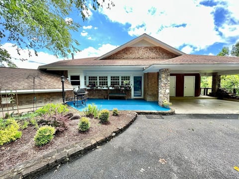 Panoramic Vista- Gatlinburg Hot Tub/ Pool Access
