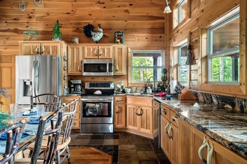 A Step Above Gatlinburg Luxury Cabin