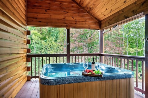 A Step Above Gatlinburg Luxury Cabin