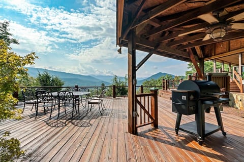 A View To Kill Awesome Views Game Room Hot Tub