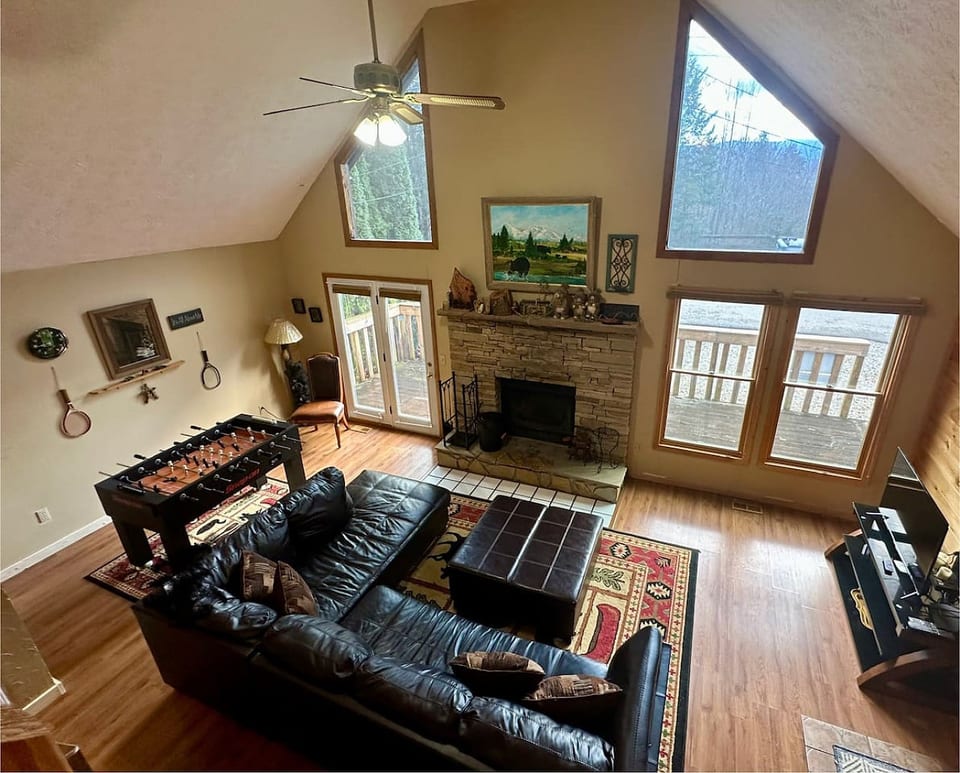 Mystical Haven Honeymoon Cabin - Sevierville