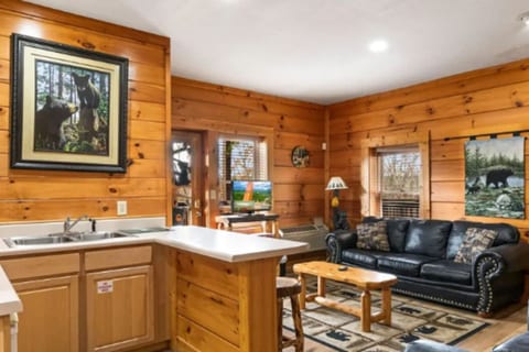 Baby Bear Paw Cabin