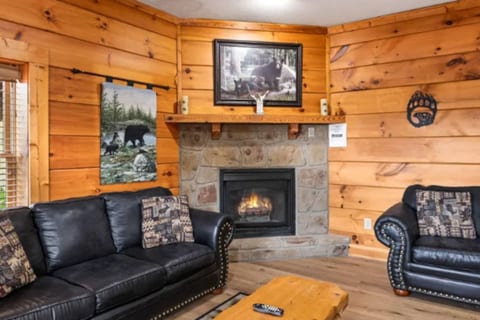 Baby Bear Paw Cabin