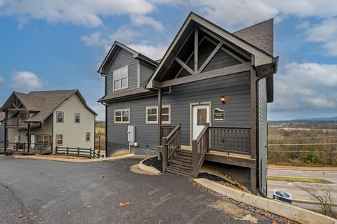Blue Ridge Bliss Luxury Cabin with Indoor Pool