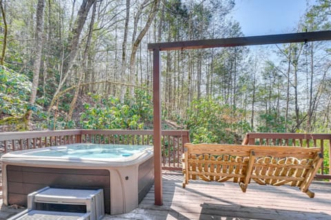 Bear In Flannel Cabin Hot Tub