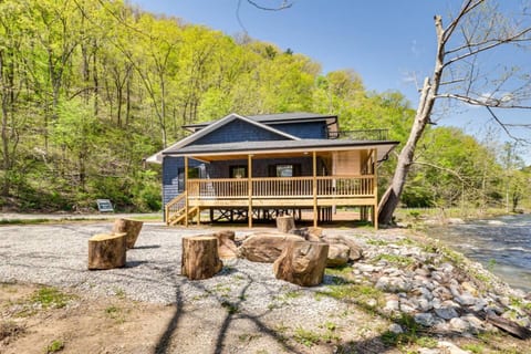 River Escape River Front Cabin