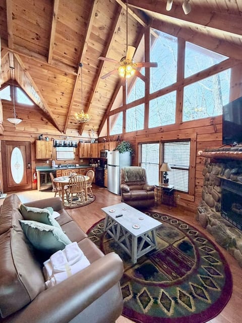 Mossy Trail Treasure Gatlinburg Pigeon Forge Cabin