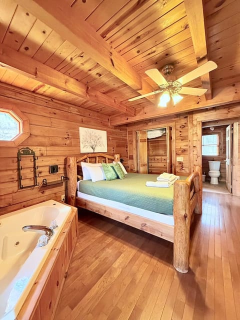 Mossy Trail Treasure Gatlinburg Pigeon Forge Cabin