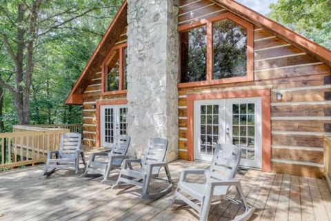 The Waters Edge Private Dock and Hot tub