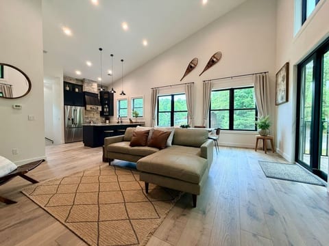 Smoky Hills Luxury Gatlinburg Retreat