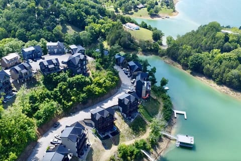 Luxury Indoor pool, Hot Tub, Game Loft, Theater