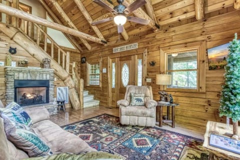 Blue Sky Cabin Hot Tub, Game room, Smoky Mtn Park