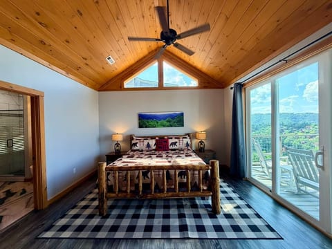 Million-Dollar Views 4BR Hot Tub /Game Room/ Pool